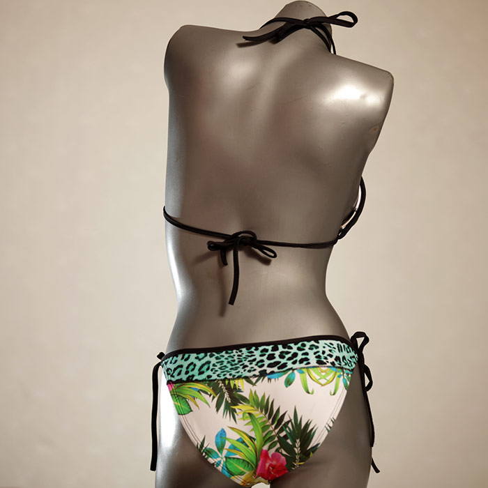 attraktive farbige günstige nachhaltige Triangel Bikini Set, Bademode für Damen thumbnail
