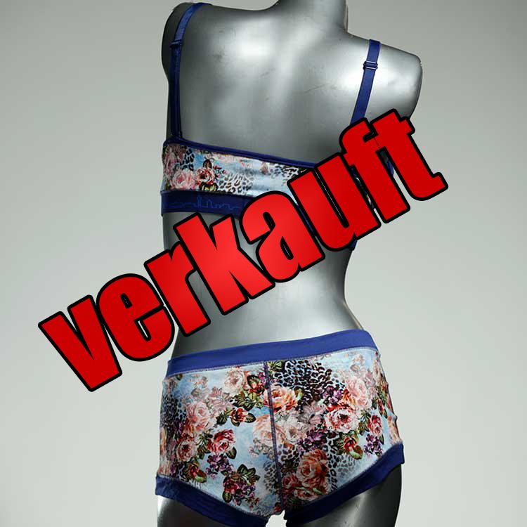 bunte attraktive nachhaltige günstige Ensemble mit BH