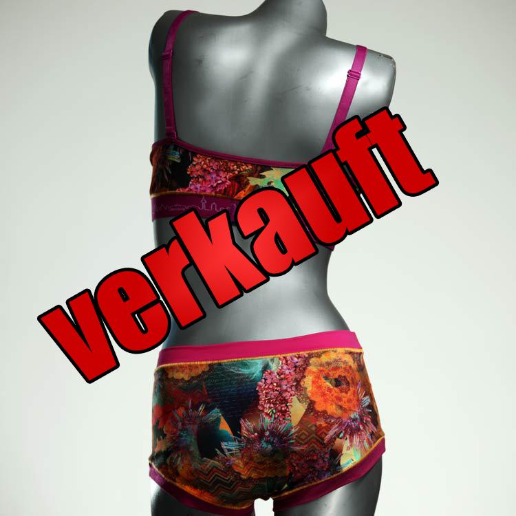 gemusterte sexy attraktive ökologische Ensemble mit BH