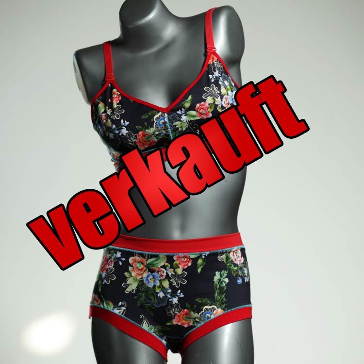 schöne bunte attraktive ökologische Ensemble mit BH